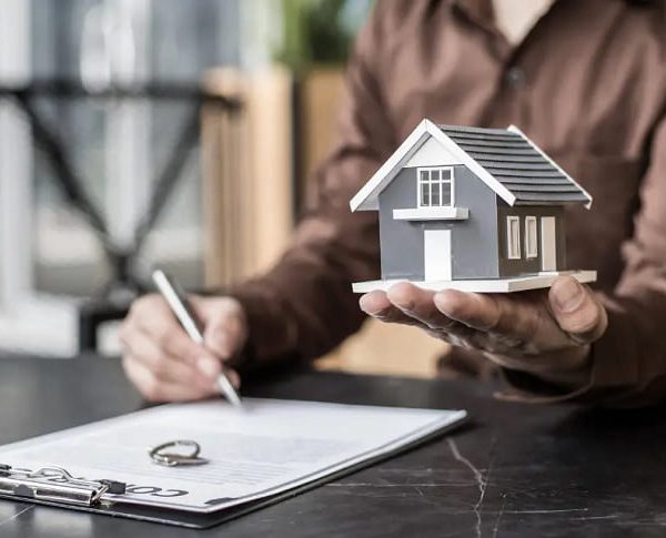 رهن و اجاره یا خرید ملک؛ کدام به‌صرفه‌تر است؟